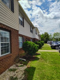 Building Photo - 4 Ferguson Dr