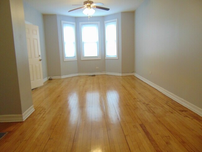 Building Photo - 8008 S Escanaba Ave