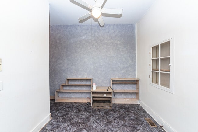 Building Photo - 1016 S Oakley Blvd