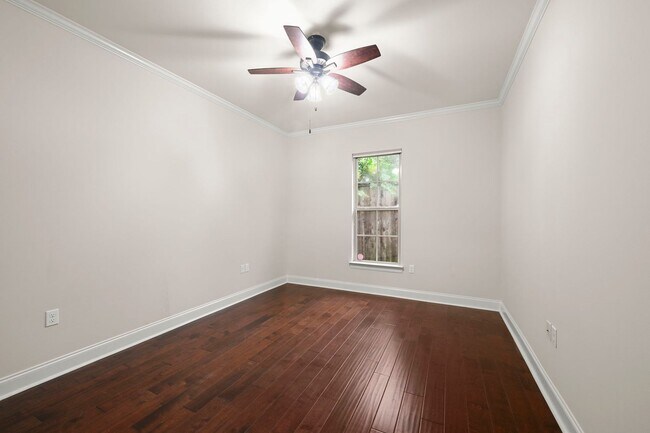 Building Photo - 14835 Pendleton Way