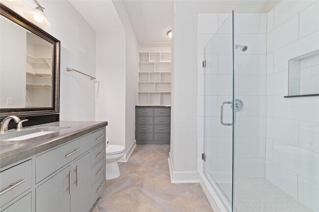 Building Photo - 1011 Studemont St