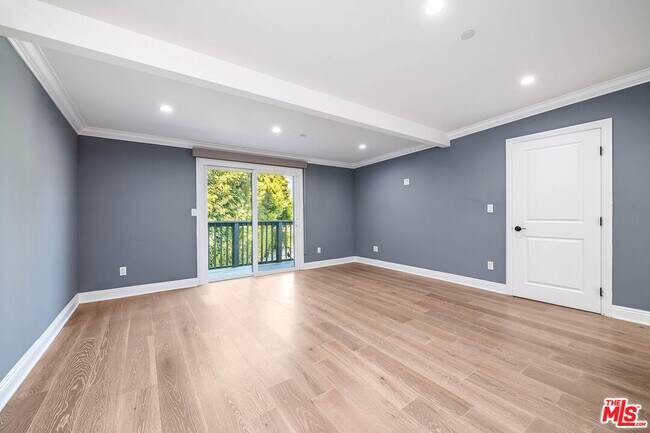 Building Photo - 4222 Woodman Ave