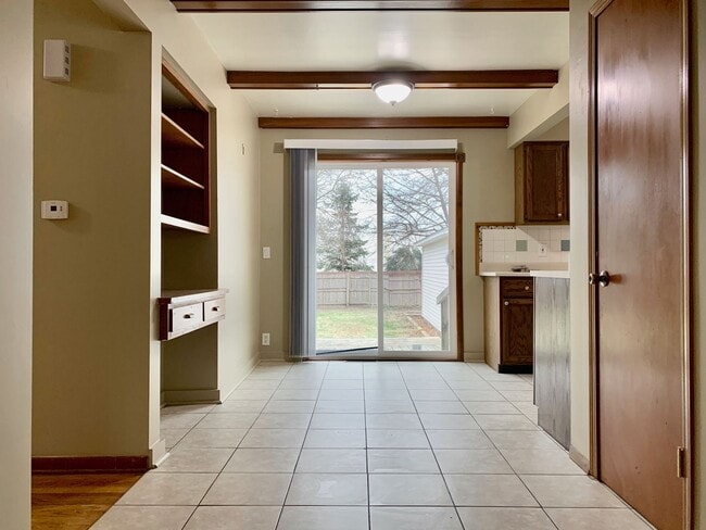 Building Photo - Three Bedroom Home in Kenowa Hills