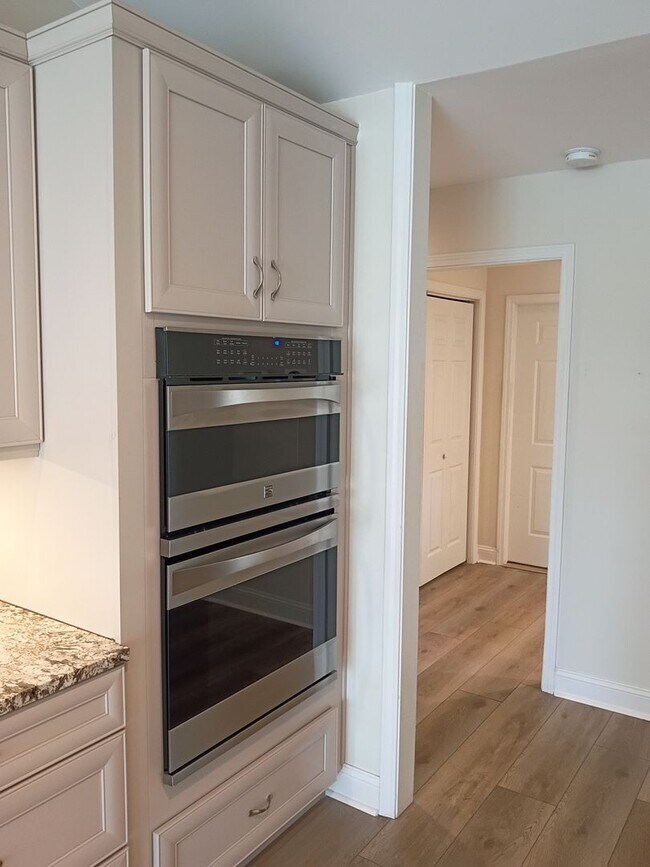 Building Photo - BRIDGEPORT