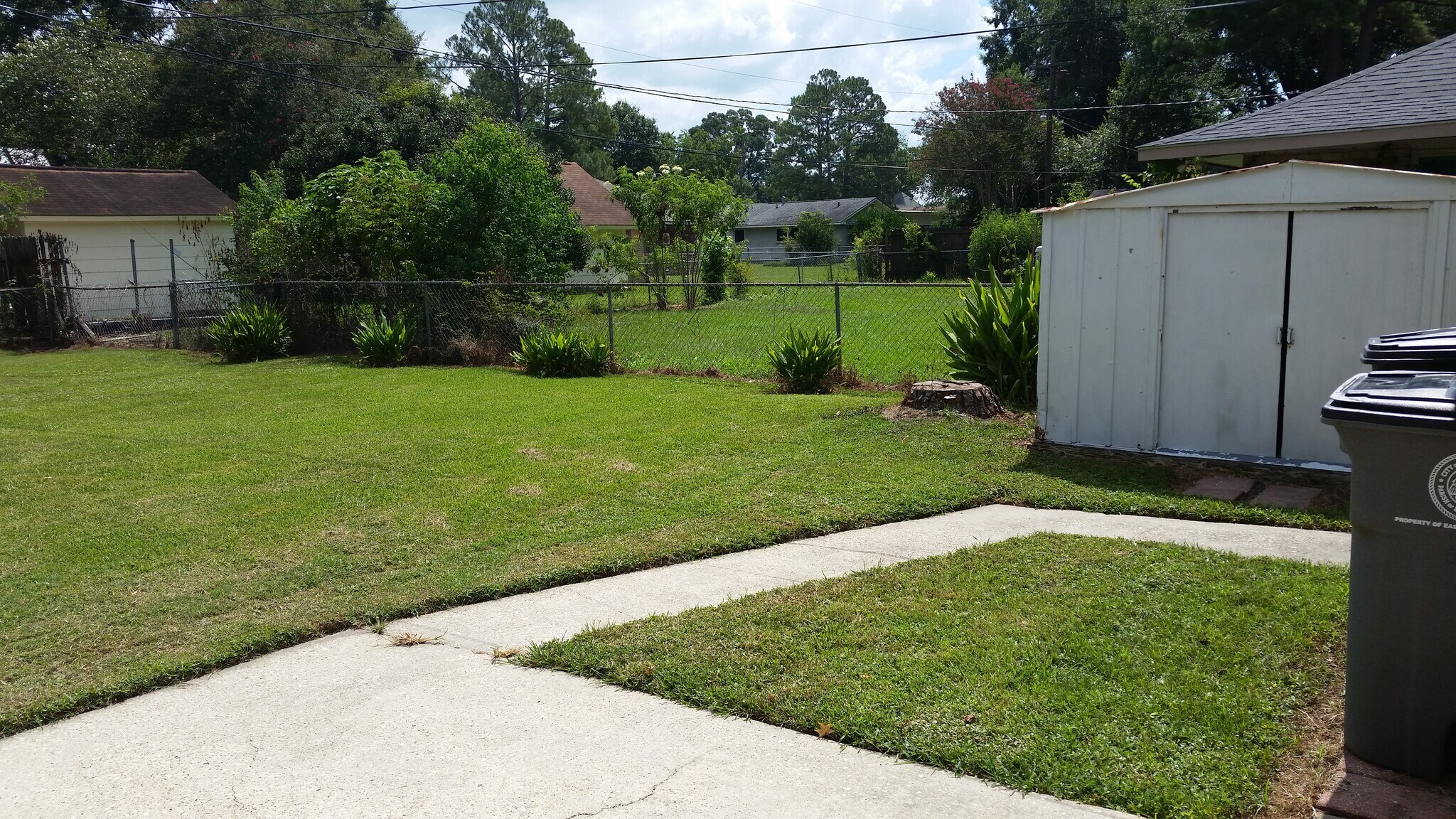 Fenced Back Yard - 9469 Macedonia Ave