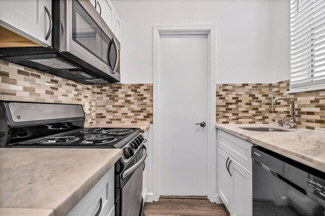Building Photo - 132 6th Street
