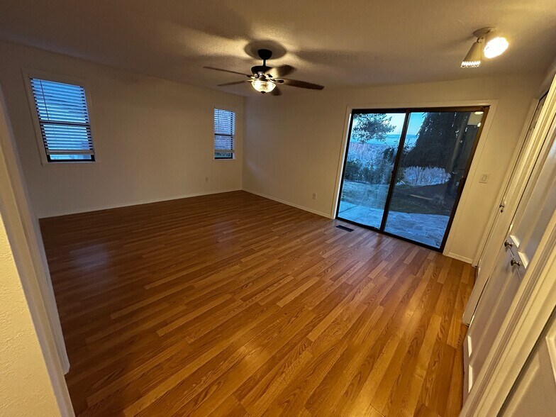 Building Photo - 454 N Pebble Beach Way