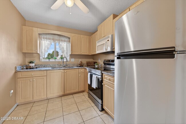 Building Photo - 2711 N Halifax Ave