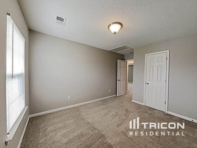 Building Photo - 141 Grafton Ln
