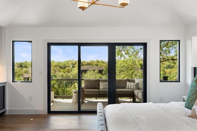 Building Photo - 5914 Cape Coral Dr