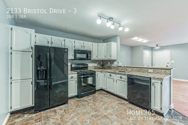 Building Photo - Three Bedroom Townhome Avington Park Commu...