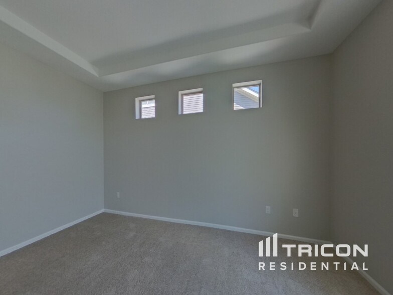 Building Photo - 4674 Walden St