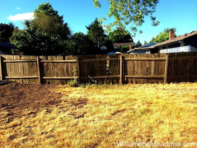 Building Photo - Magnificent 3 Bedrooms, 2 Bathrooms House ...