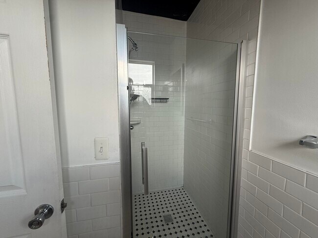 Building Photo - 2600 Belmont St