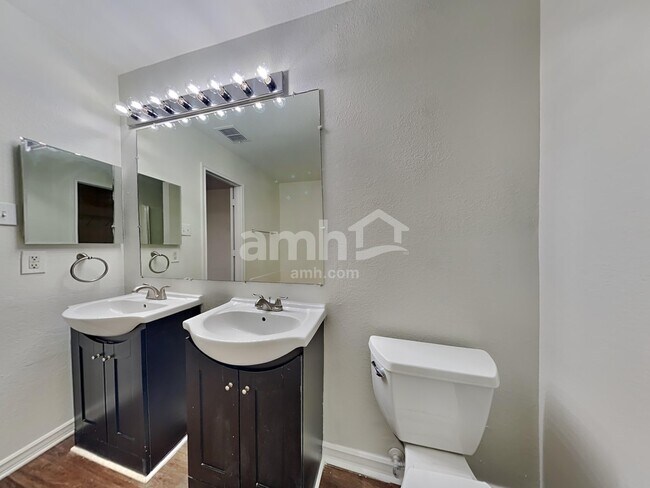 Building Photo - 2436 Sierra Dr