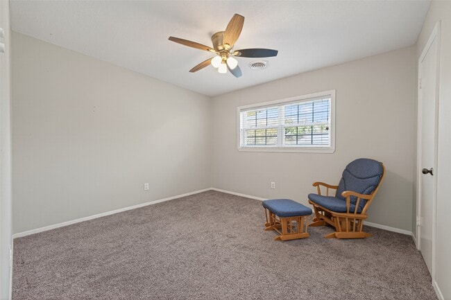 Building Photo - 1910 Claiborne Dr