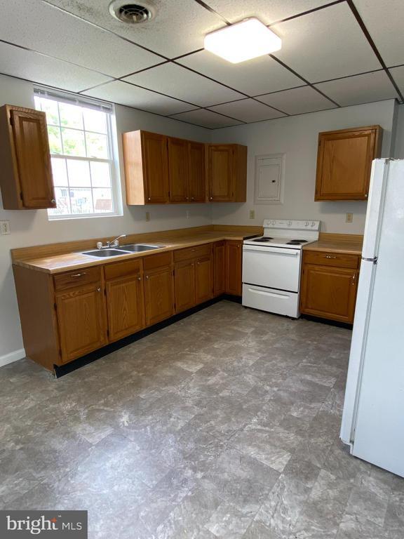 Building Photo - 171 Mozelle St