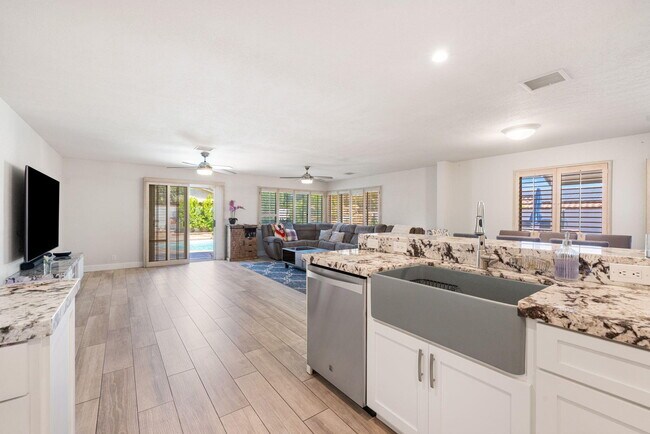 Building Photo - 42230 May Pen Rd