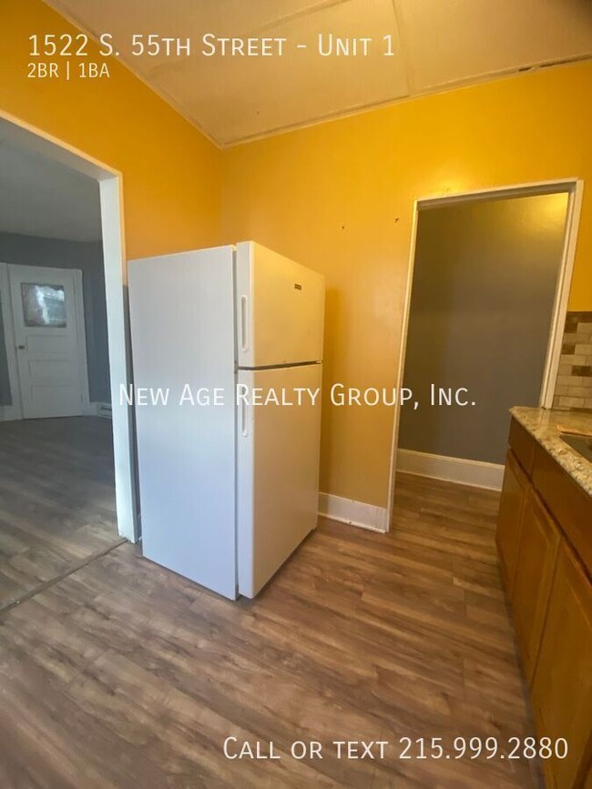 Building Photo - Two bedroom apartment Kingsessing Area!