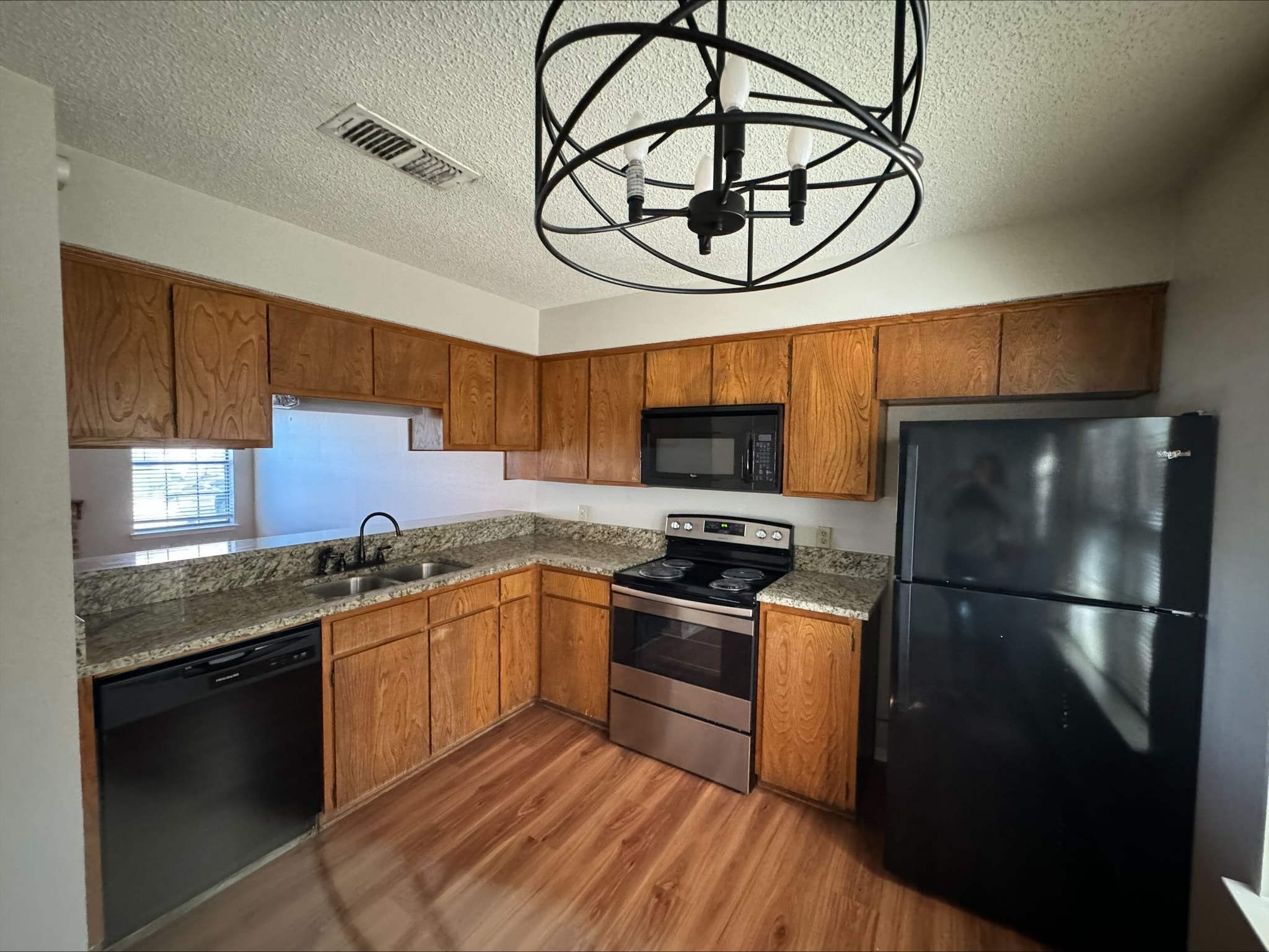 Building Photo - 1227 Dallas Dr