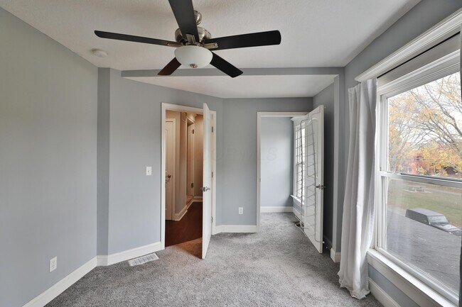 Building Photo - 693 Wilson Ave