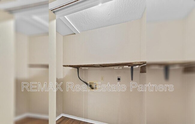 Building Photo - 69 Hickory Knoll