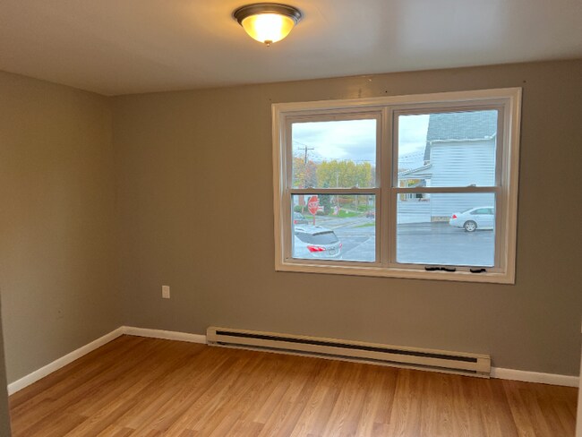 Building Photo - 239 Nesbitt St