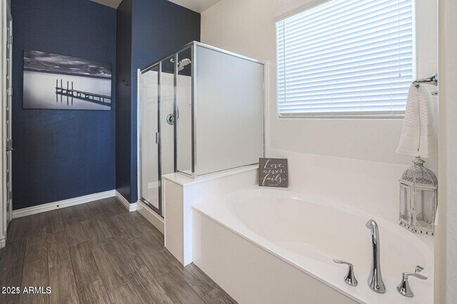 Building Photo - 7435 W Spur Dr