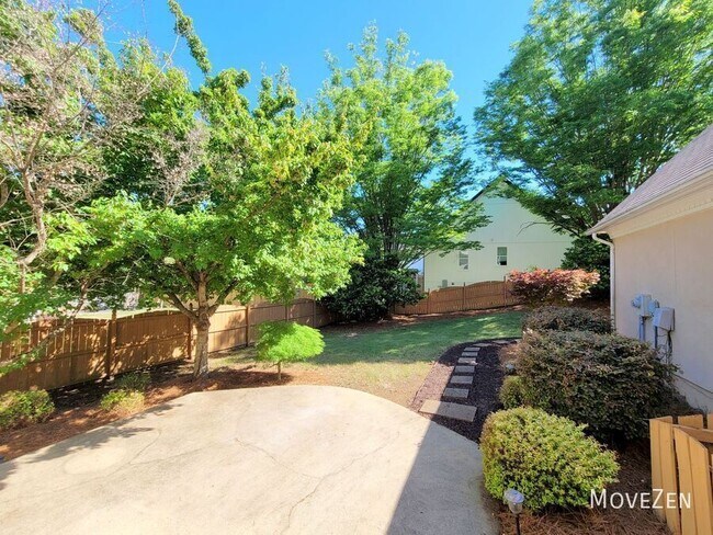 Building Photo - 2400 Tweedmore Ct