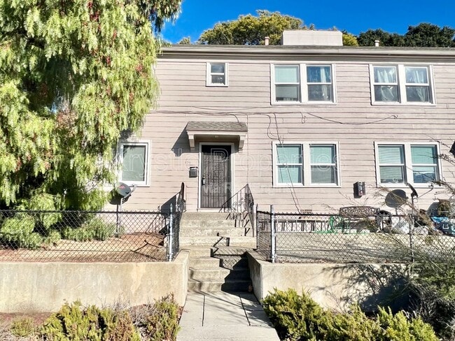 Primary Photo - 526 Wilson Ave