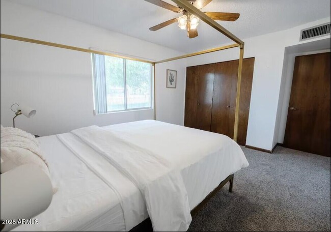 Building Photo - 527 N 161st Ave