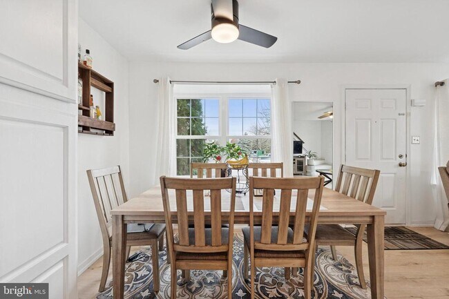 Building Photo - 422 Wendover Dr