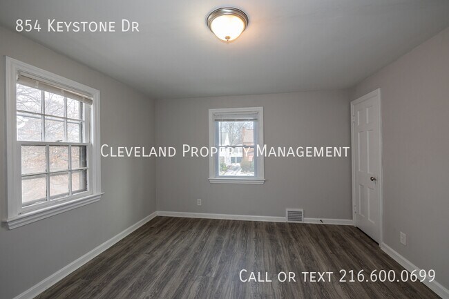 Building Photo - 854 Keystone Dr