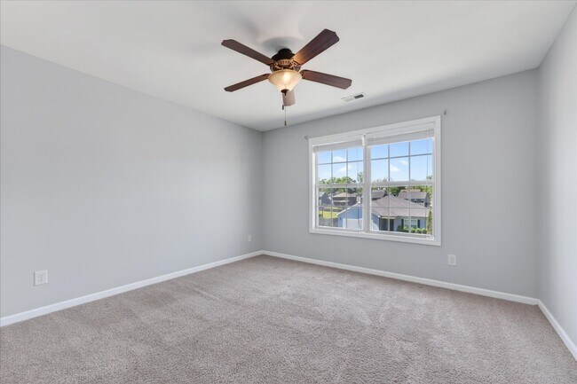 Building Photo - Pet Friendly Three Bedroom!