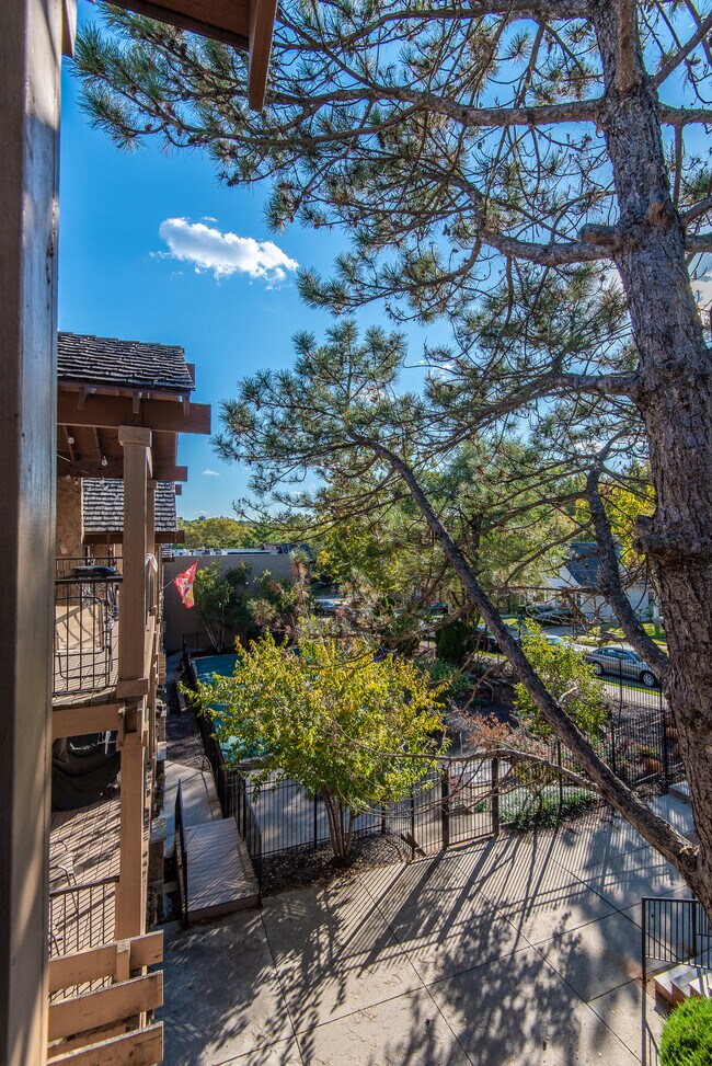 Building Photo - 4727 Jarboe St