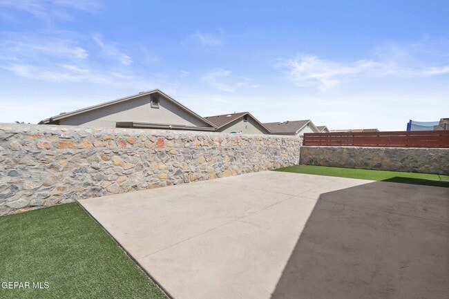 Building Photo - 4828 Guillermo Espinoza St