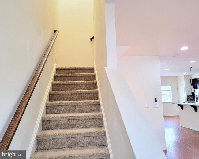 Building Photo - 628 Rigel Way