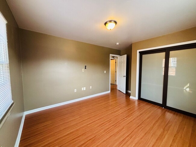 Building Photo - 307 Loudon Rd