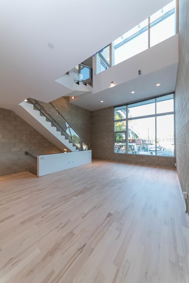 Building Photo - 717 N Highland Ave