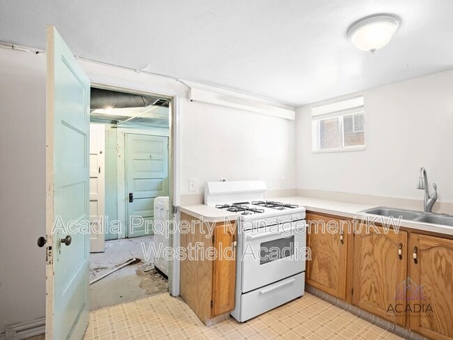 Building Photo - 127 E 600 N