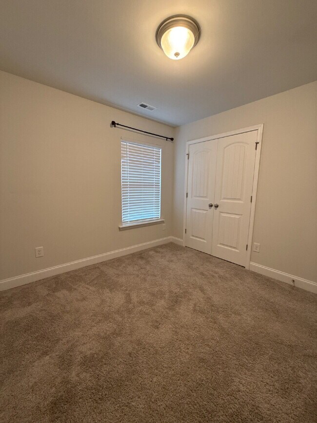 Building Photo - Section 8 Accepted!!! "Modern Madison Retreat: 3-Bed, 2-Bath Home with Elegant Granite Finishes!"