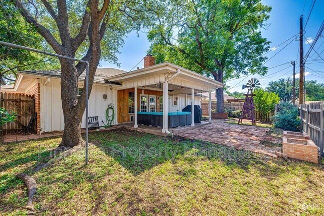 Building Photo - 3108 Oak Forest Dr