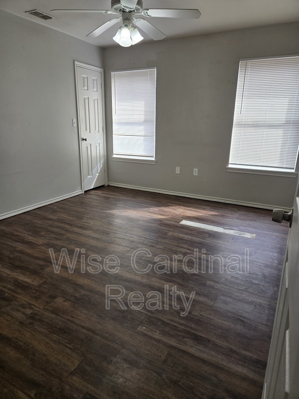 Building Photo - 520 N Chicago Ave