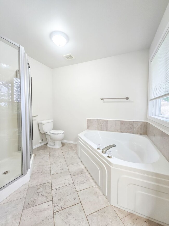 Building Photo - Updated 4BD Home in Gleneagle