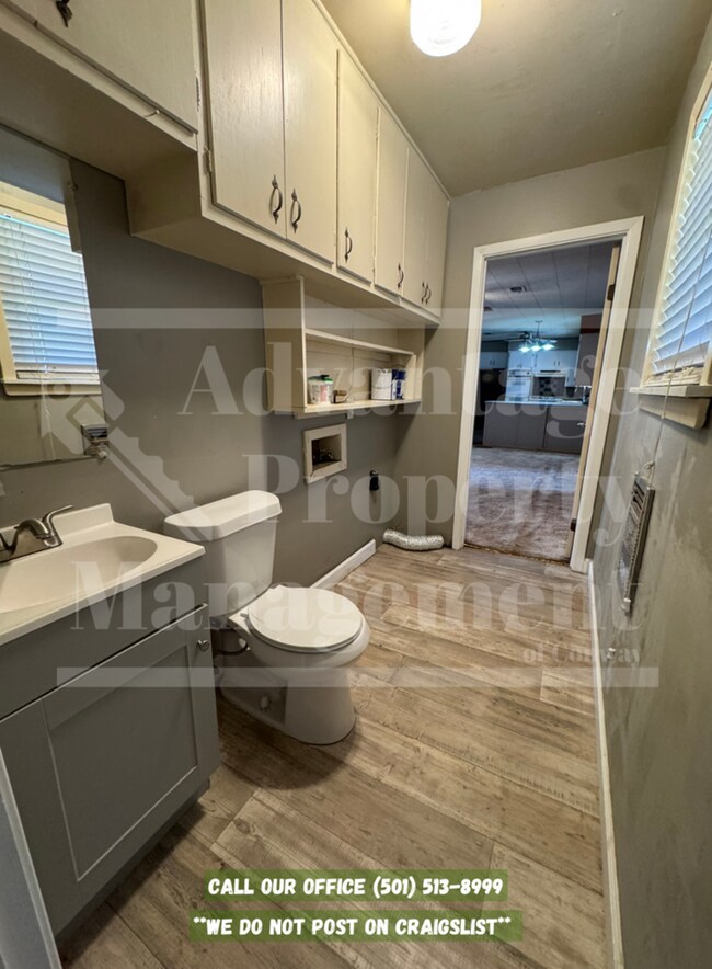 Building Photo - 1401 E View St