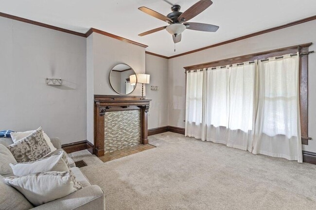 Building Photo - 2027 N 4th St