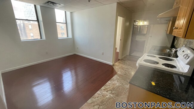 Building Photo - 72 Kneeland St