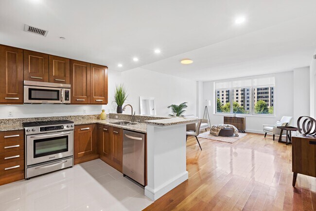 Building Photo - 8100 River Rd