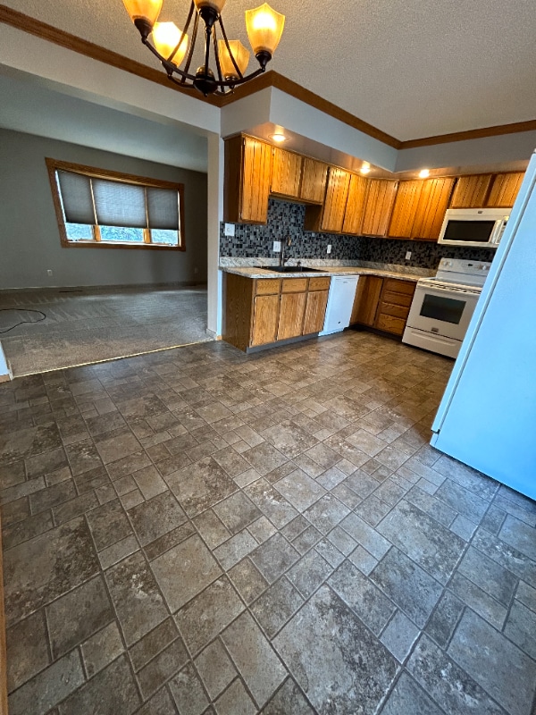 Building Photo - 2913 8th Ave N