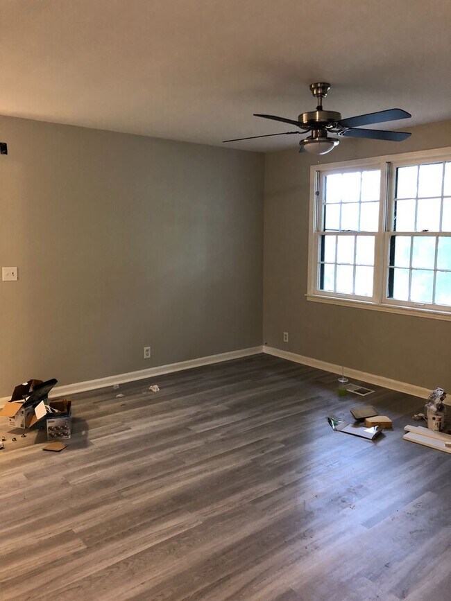 Building Photo - 3 Bed/ 2 Bath Duplex in Madison